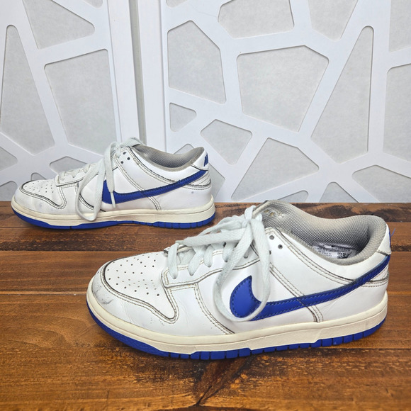 Nike Dunk Low GS Summit Hyper Royal Blue/White Size 4Y Streetwear Varsity Sports - Picture 3 of 7